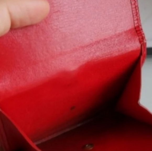 Louis Vuitton Epi Wallet - Picture 4 of 9